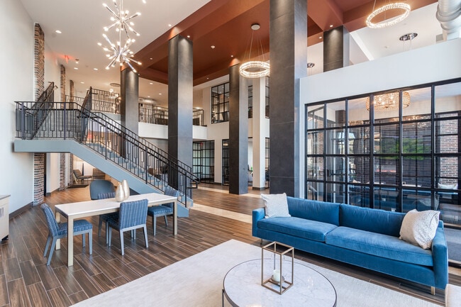 Leasing Lobby - 2000 Pennsylvania Avenue