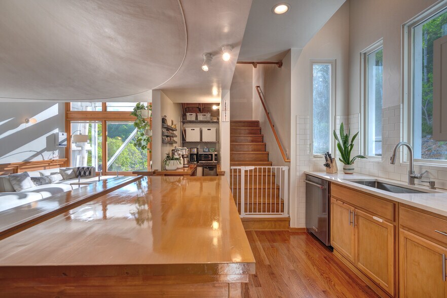 Kitchen Area - 300 John Lemley Ln