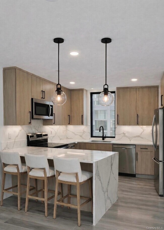 Building Photo - 325 Manville Rd