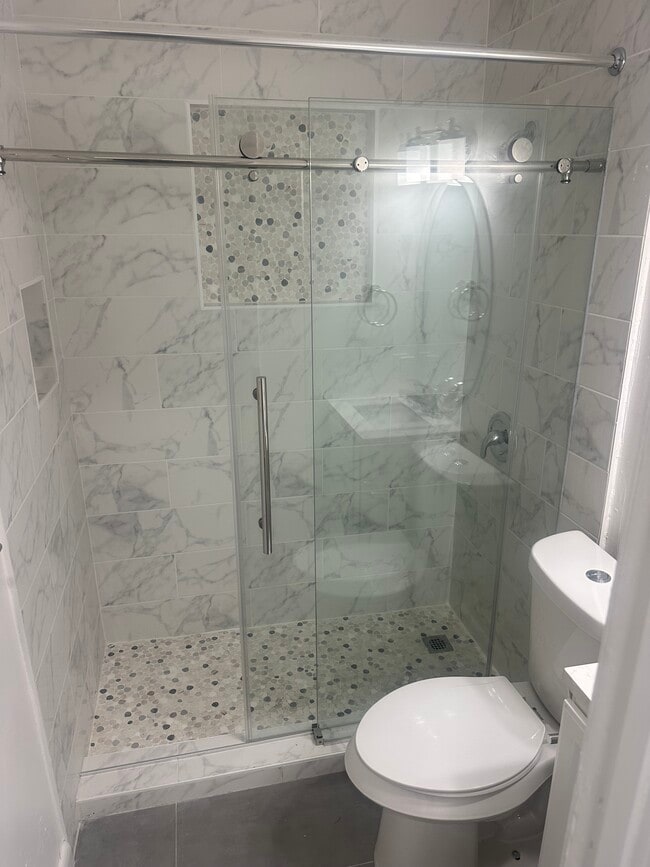 Building Photo - 732 62nd Ave N