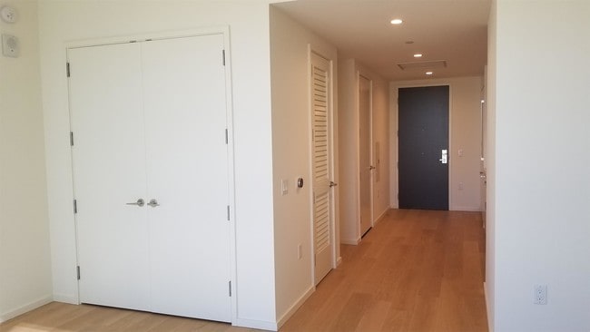 Building Photo - 877 Francisco St