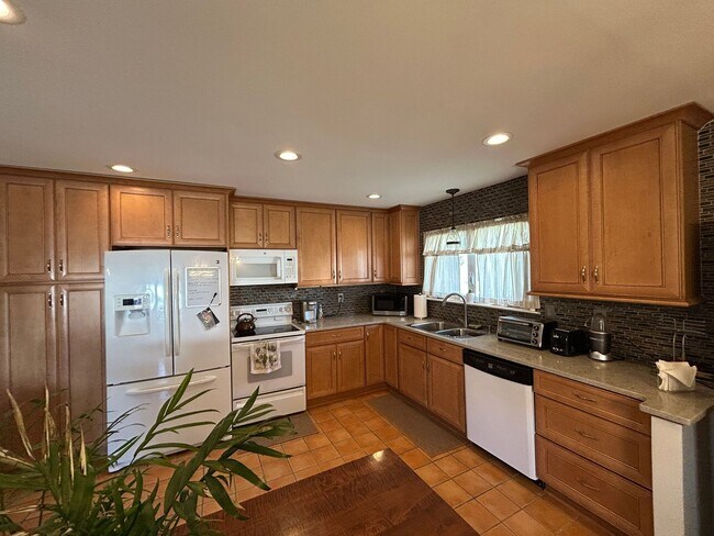 Building Photo - 116 Kane Dr