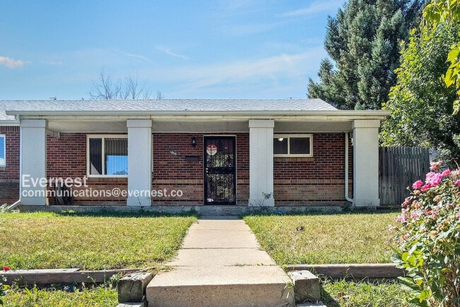 Building Photo - 1050 Ash Ct