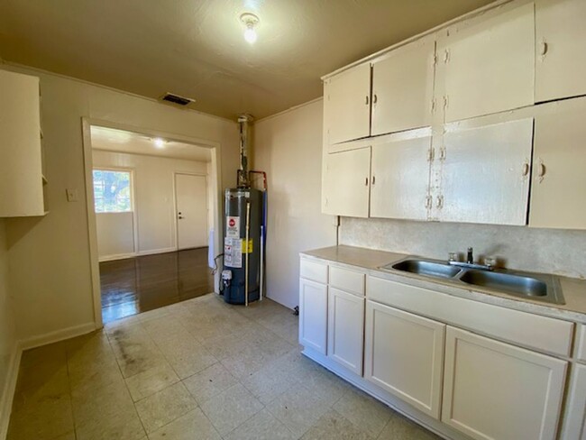 Building Photo - Rent to OWN! 2 Bedroom 1 Bath Home in Suns...