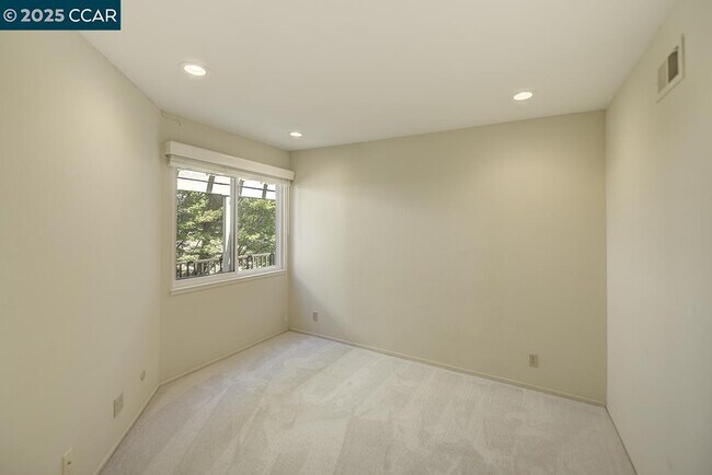 Building Photo - 3377 Rossmoor Pkwy