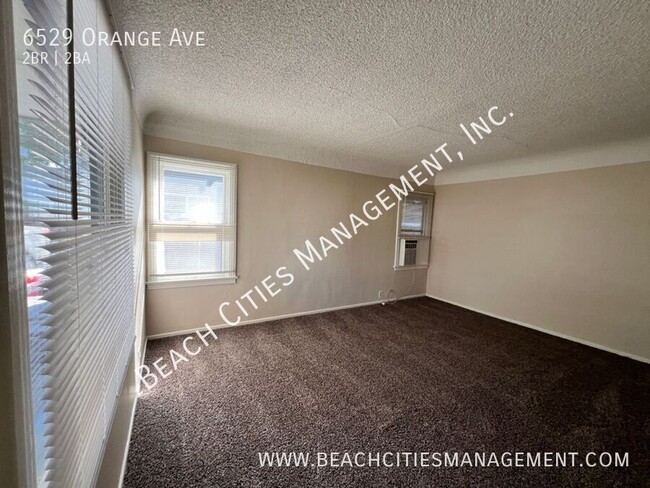 Building Photo - Large 2 Bedroom Home In North Long Beach