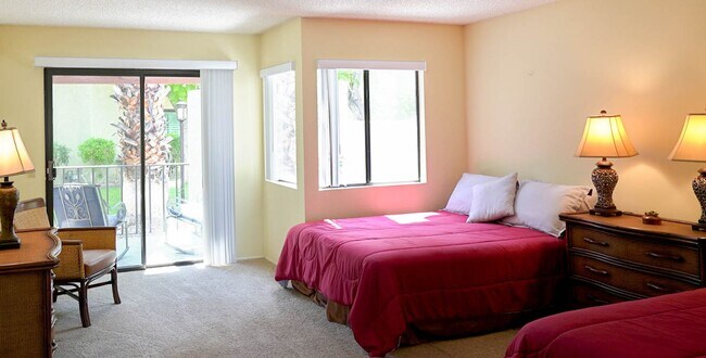 Building Photo - Beautifully Furnished Condo with Mountain Views