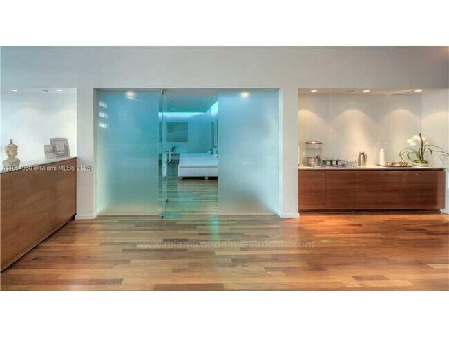 Building Photo - 1040 Biscayne Blvd