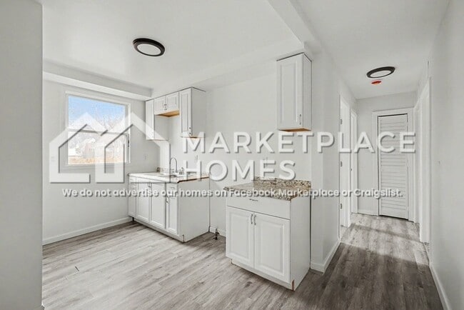 Building Photo - 19818 Fenmore St