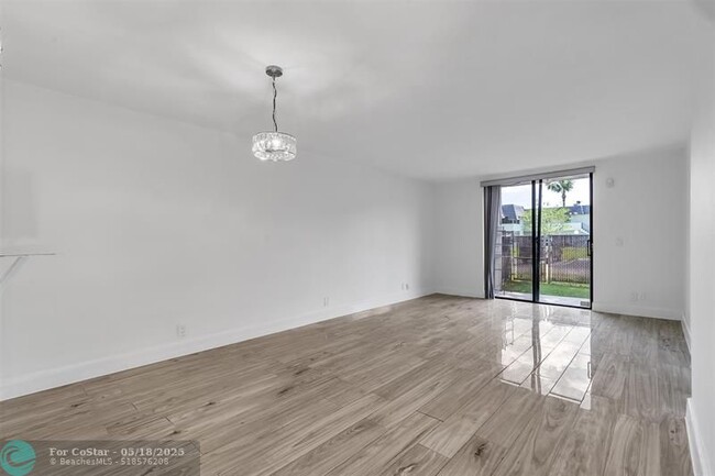 Building Photo - 3361 NW 85th Ave
