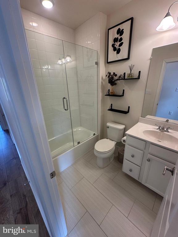 Building Photo - 127 Capital Ct