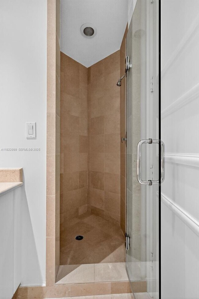 Building Photo - 20155 NE 38th Ct