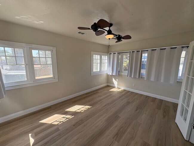 Building Photo - Beautiful 2 Story home Available coming soon!, pet friendly!