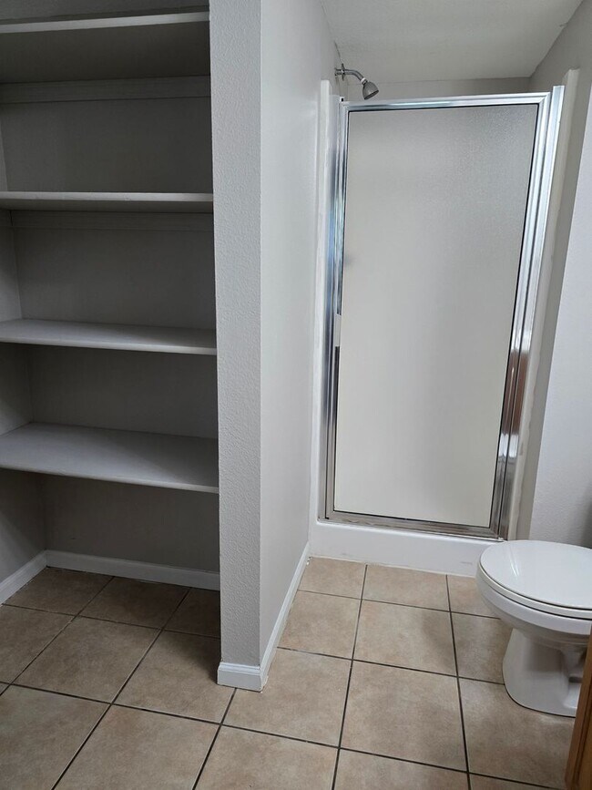 Building Photo - 1505-1507 Greensboro Dr