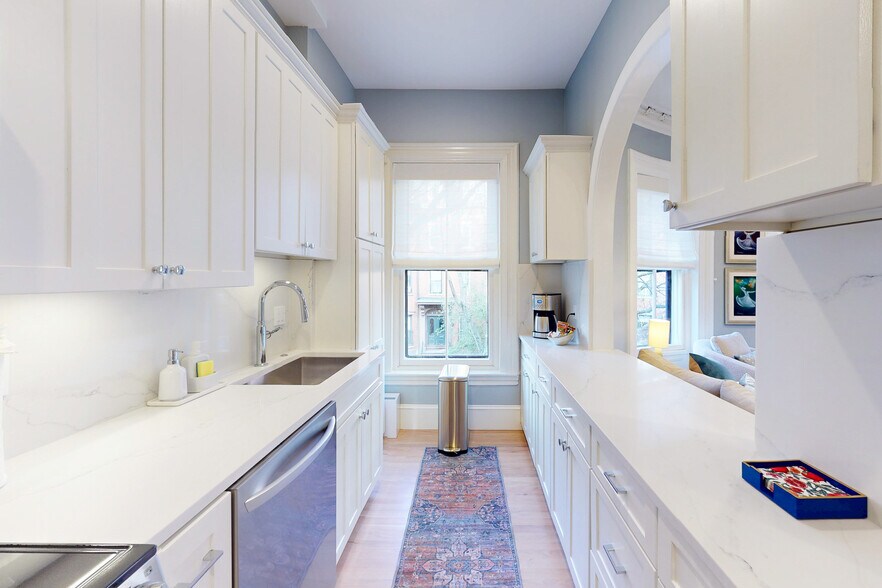 Building Photo - 86 Worcester St