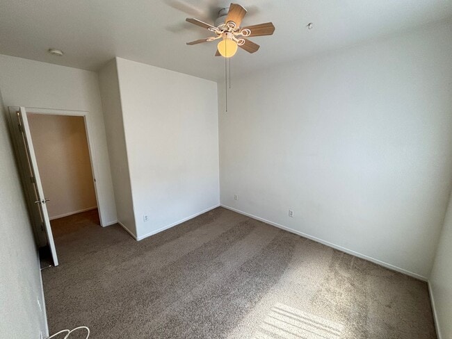 Building Photo - Beautiful 3Bed/2Bath Single Story Home loc...
