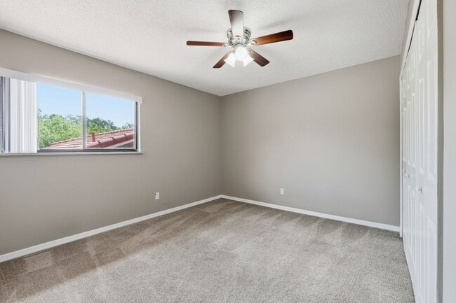 Building Photo - 3 bedroom condo
