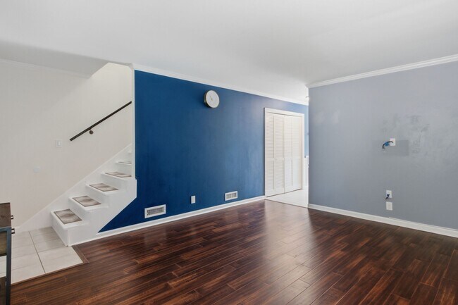 Building Photo - 1236 Carriage Park Dr