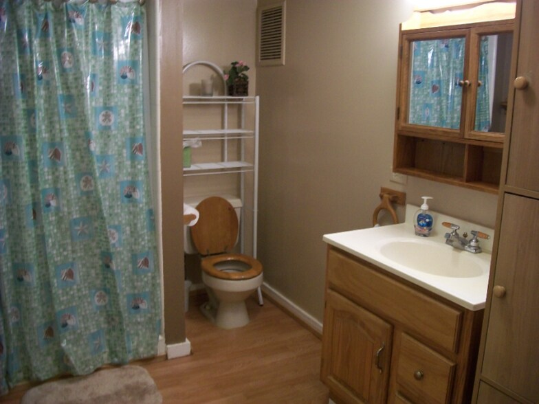 Building Photo - 1550 Wilder Ave