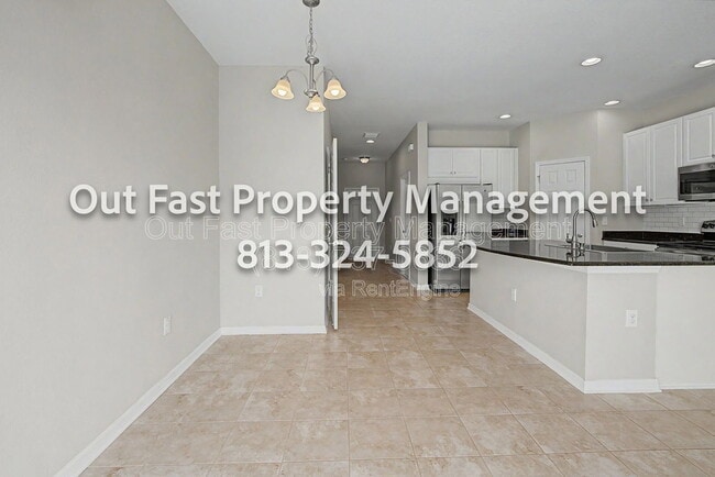Building Photo - 6919 Holly Heath Dr