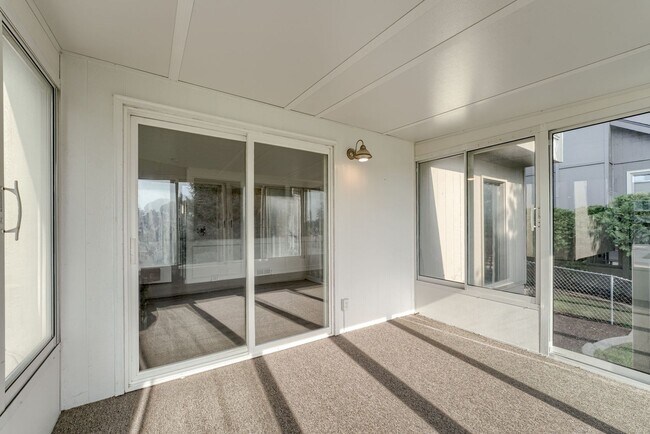 Building Photo - Fresh Updates & Prime Location Near Zorins...