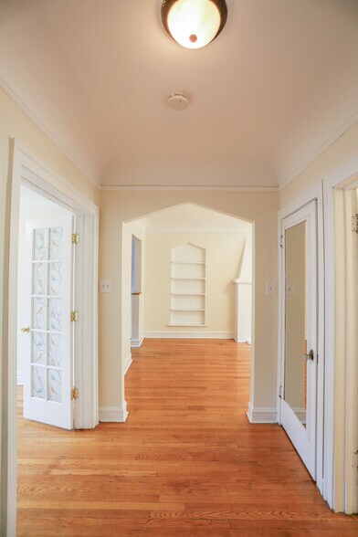 Building Photo - 2234 W Farwell Ave