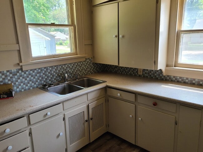 Building Photo - AVAILABLE SOON!