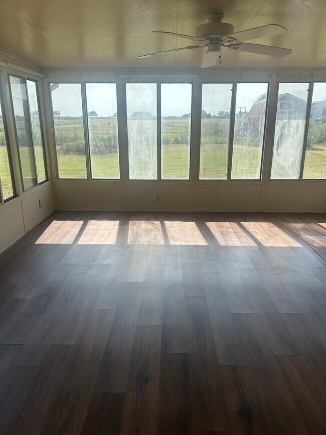 Building Photo - 339 S Pleasant Hill Rd