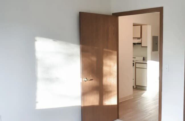 Building Photo - 839 S Clinton St