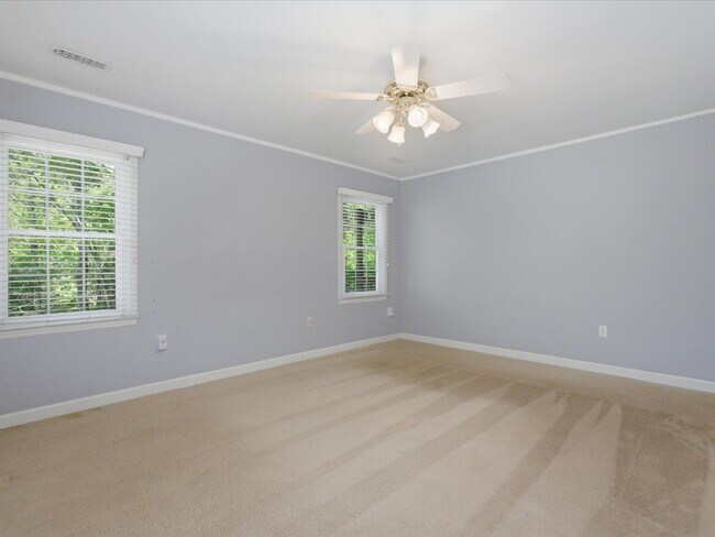 Building Photo - 9437 Fairmead Dr