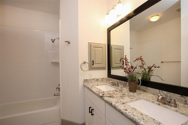 Building Photo - 5522 Island Breeze Dr