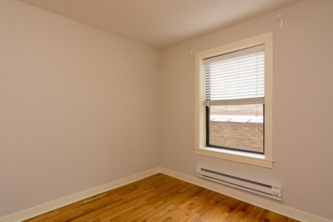 Building Photo - 2423 N Kedzie Blvd