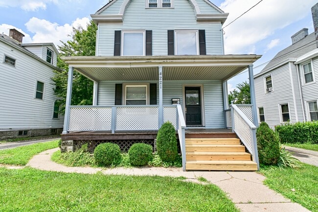Building Photo - 4221 Bell St