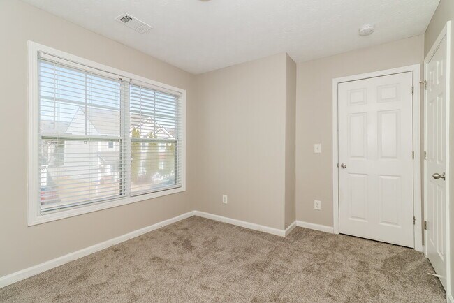 Building Photo - 502 Sweet Bay Ct