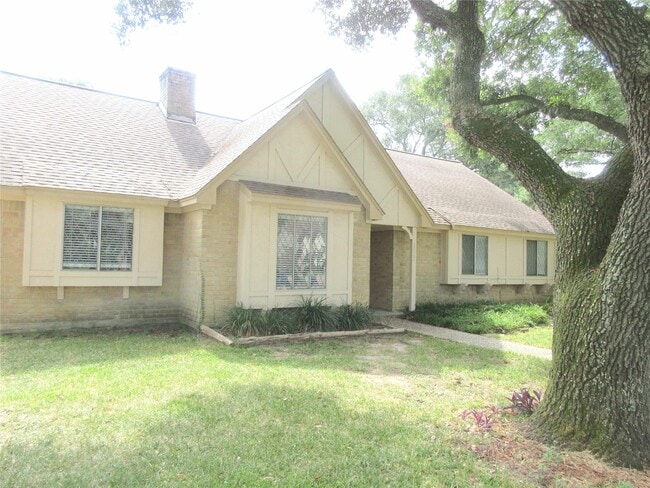 Building Photo - 3022 Kenross St