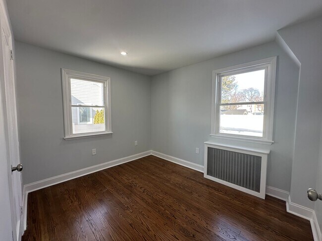 Building Photo - 10-05 2nd St