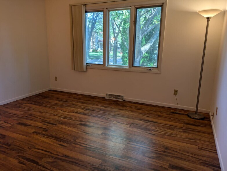 Building Photo - 2101 Adderbury Cir
