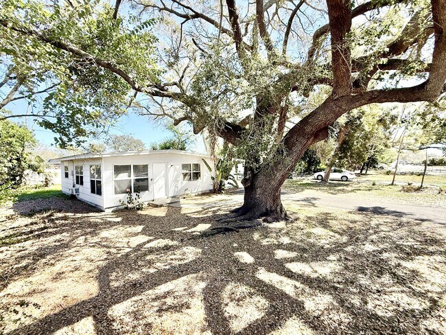 Building Photo - 7111 Onyx Dr N