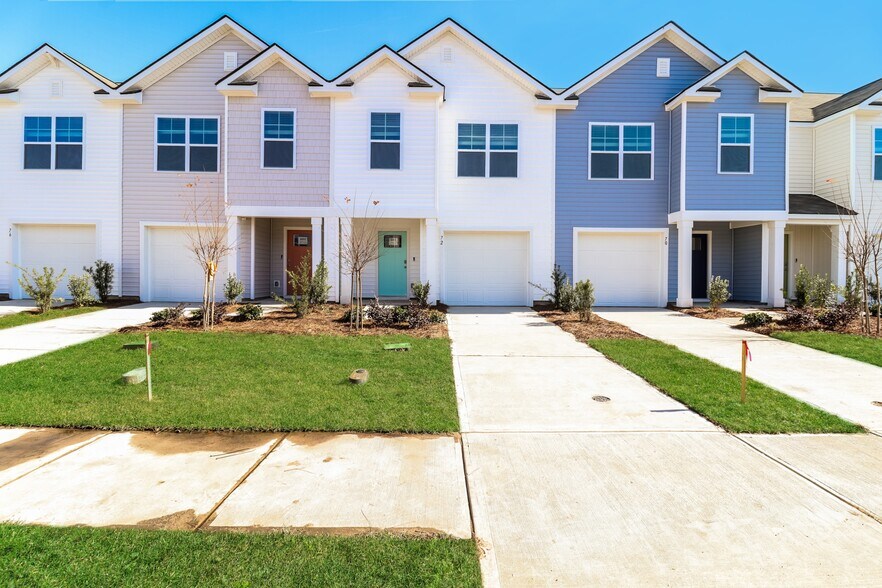 Building Photo - 72 Striker Rd