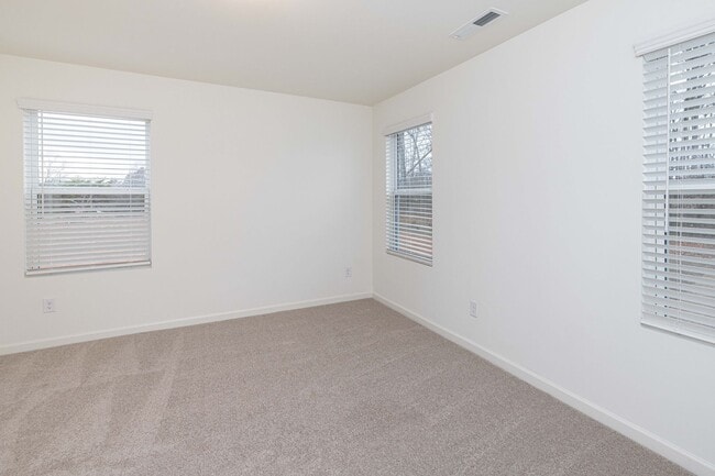 Building Photo - Charming 3-Bedroom Townhome Near Jack Alexander Blvd - APRIL MOVE IN SPECIAL