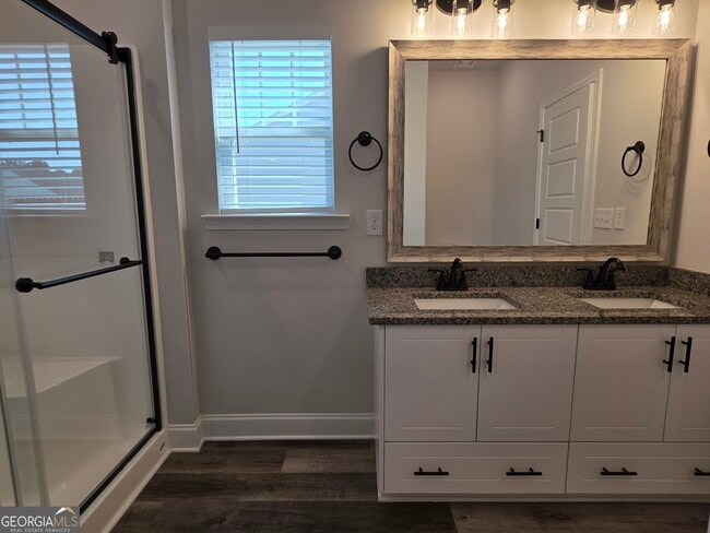 Building Photo - 123 Susan Dr