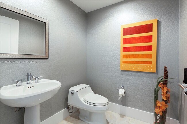 Building Photo - 1 N Ocean Blvd