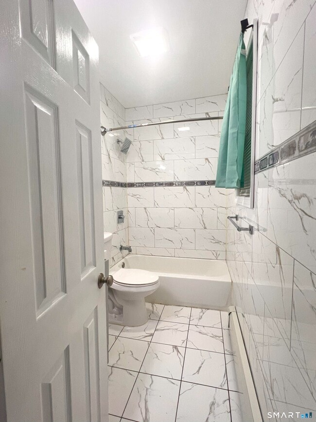 Building Photo - 5 Pinehurst Ave