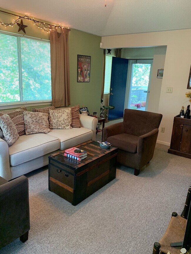 Building Photo - 298 Nantucket Place #113, Newport News, VA...