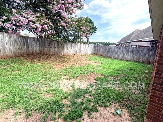Building Photo - 201 Windsor Garden Dr