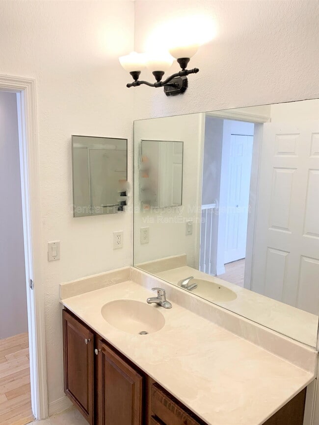 Building Photo - 2460 Grand Central Pky