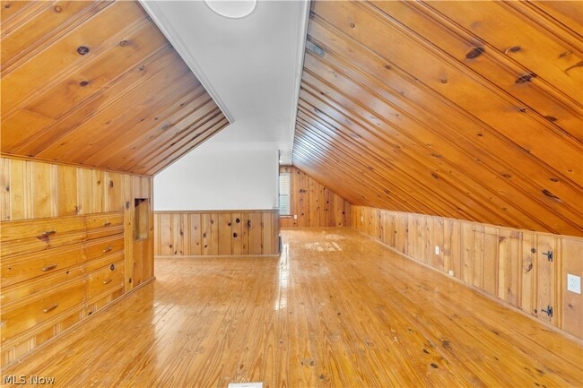 Building Photo - 1511 E 196th St