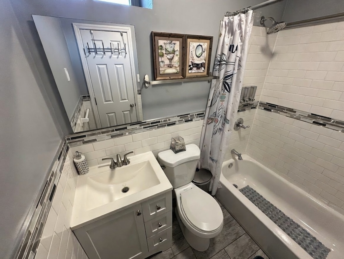 Bathroom.A - 30 Georgia Ave