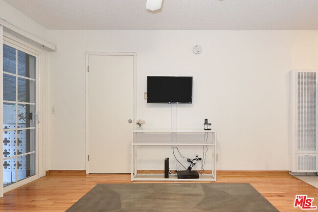 Building Photo - 3720 Vinton Ave