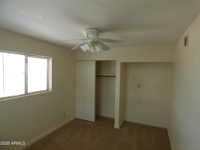 Building Photo - 1309 W 7th Pl